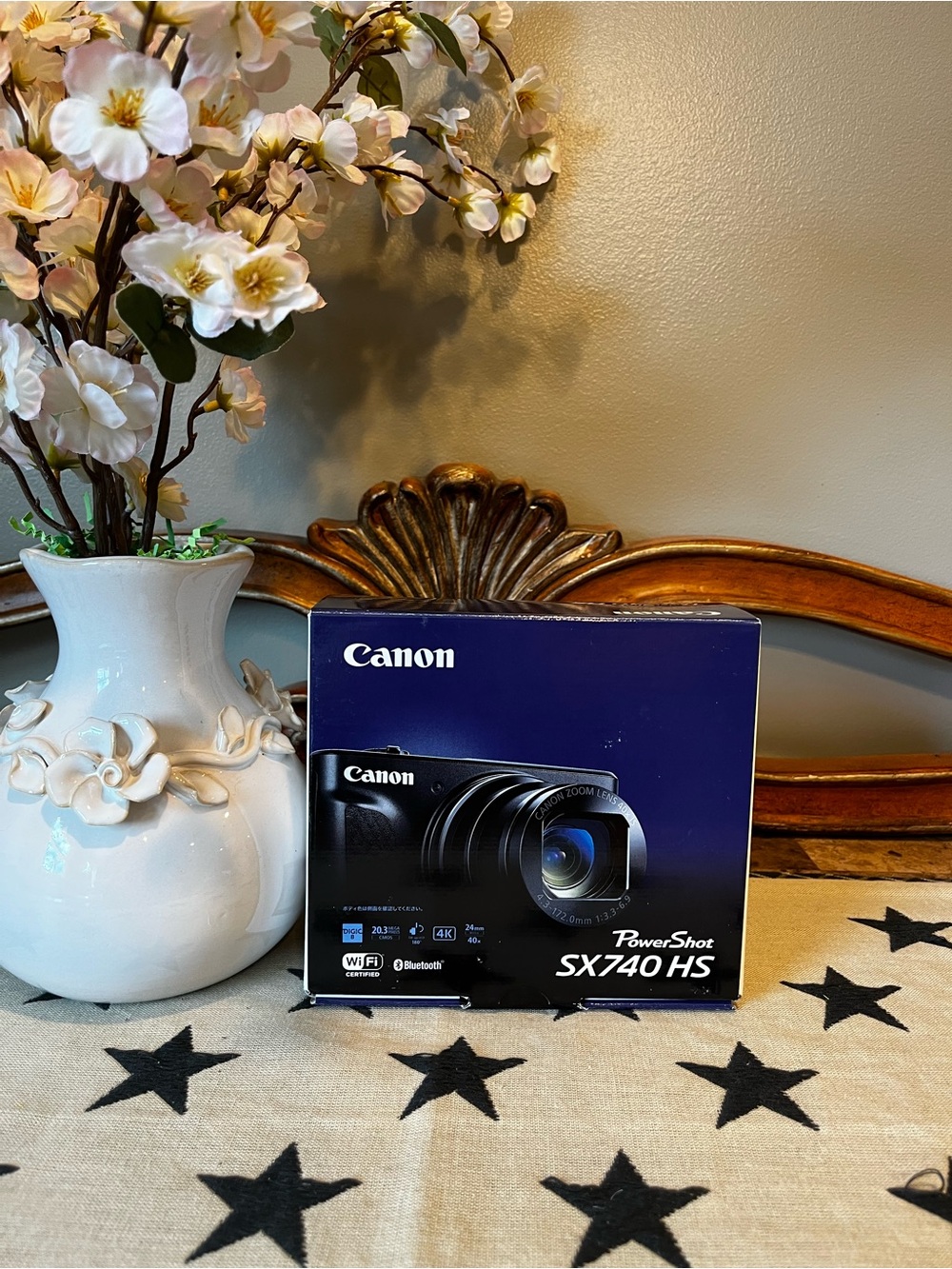 Canon PowerShot SX740 HS Box - Blue and Black Packaging